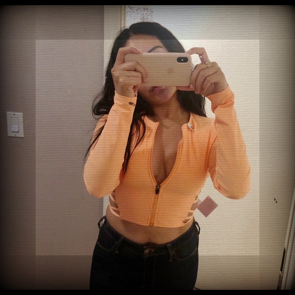 Neon orange top 🧡